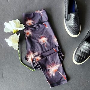 Hallow and Plank Flower Print Leggings